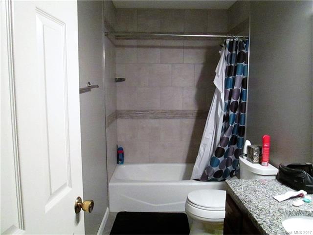 96Wynwood Dr #96, Enfield, CT 06082