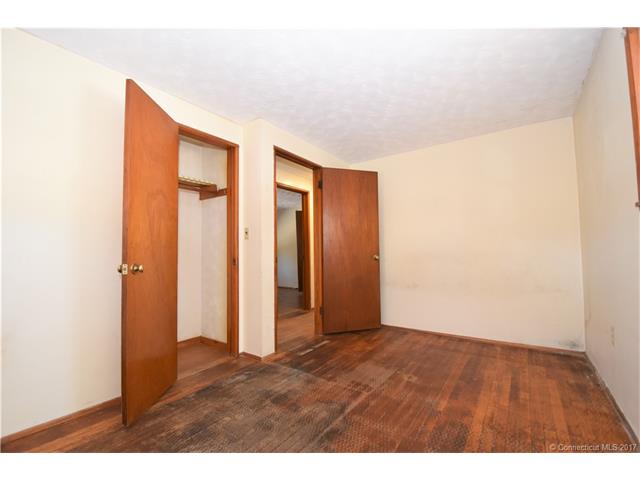 6 Shaft Dr, Enfield, CT 06082