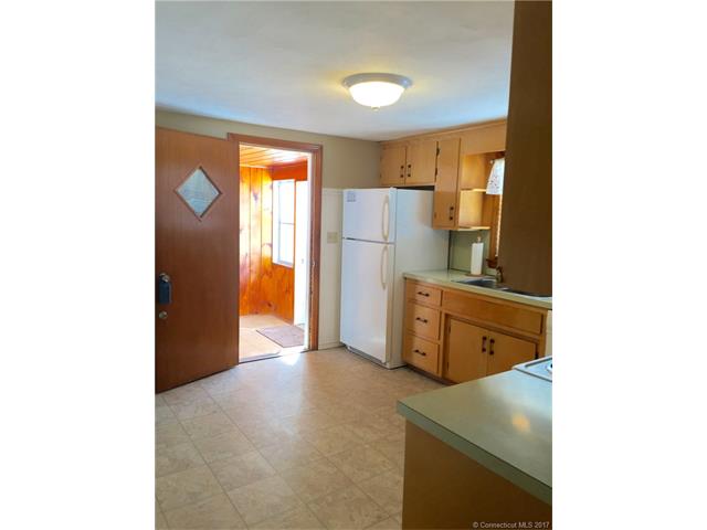 6 Homestead Dr, Enfield, CT 06082