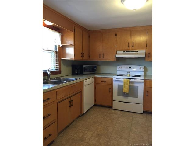 6 Homestead Dr, Enfield, CT 06082