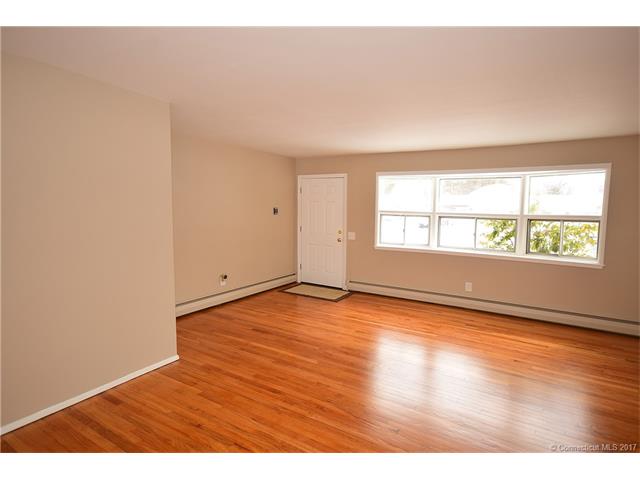 93 Green Manor Rd, Enfield, CT 06082
