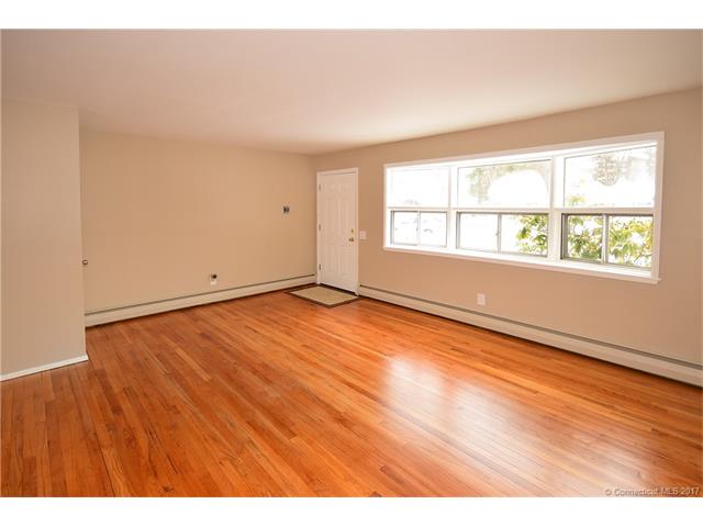 93 Green Manor Rd, Enfield, CT 06082