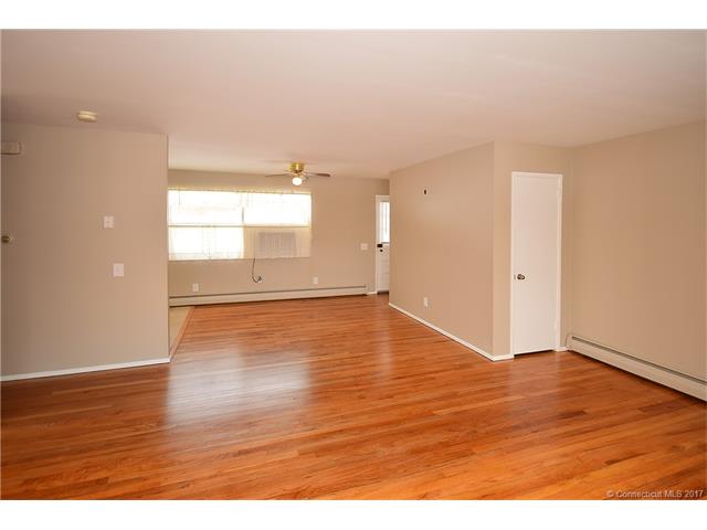 93 Green Manor Rd, Enfield, CT 06082
