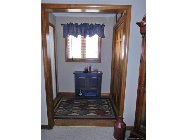 215 Oldefield Farms, Enfield, CT 06082
