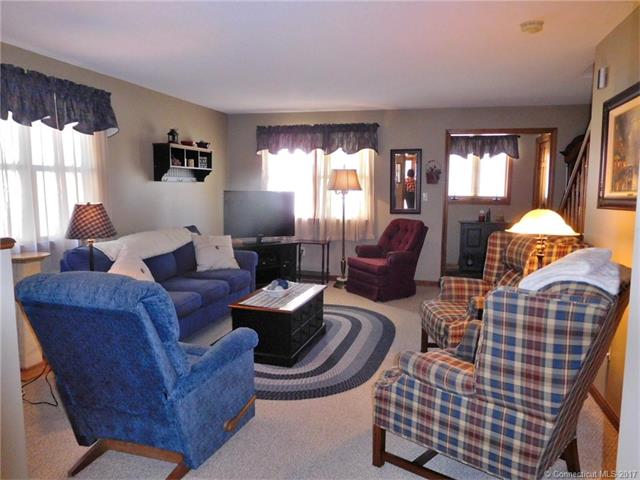 215 Oldefield Farms, Enfield, CT 06082
