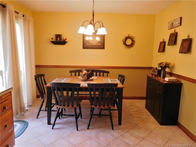 215 Oldefield Farms, Enfield, CT 06082