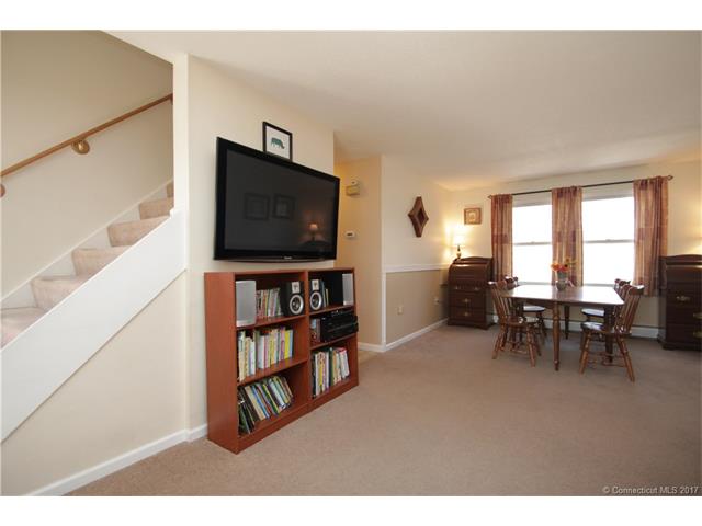 71Belmont Ave, Enfield, CT 06082