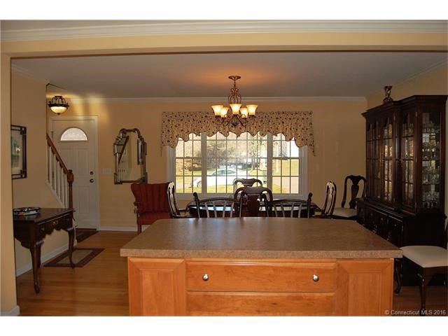14Rolling Meadow Dr, Tolland, CT 06084