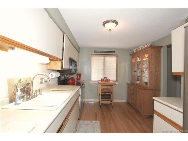 115 Greenwoods Ln, E Windsor, CT 06088