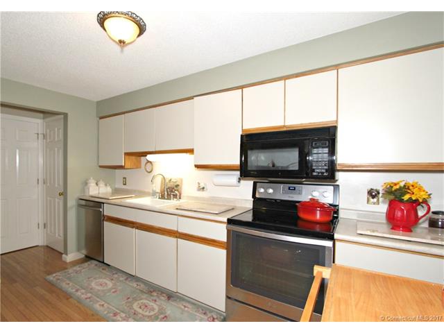 115 Greenwoods Ln, E Windsor, CT 06088
