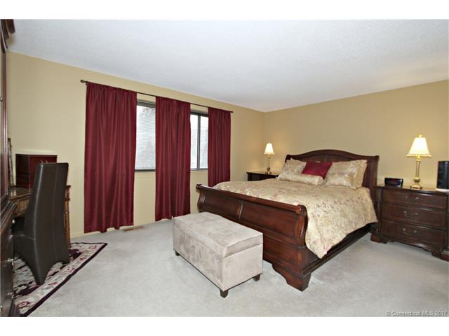 115 Greenwoods Ln, E Windsor, CT 06088
