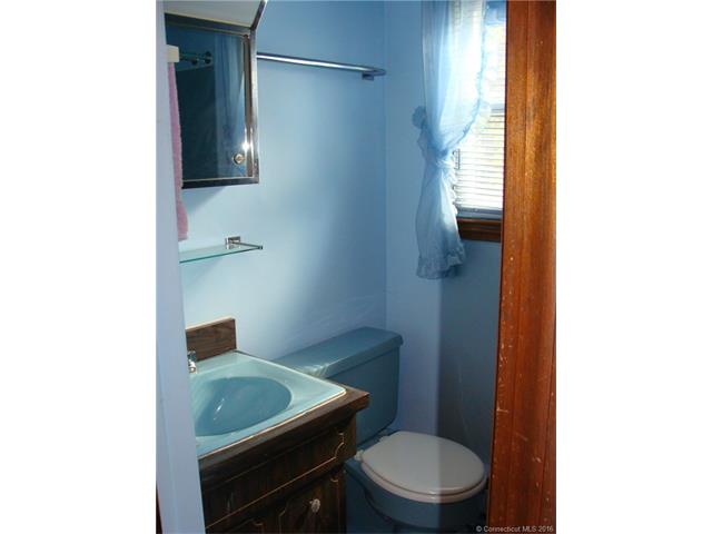 7 Prospect Hill Dr, E Windsor, CT 06088