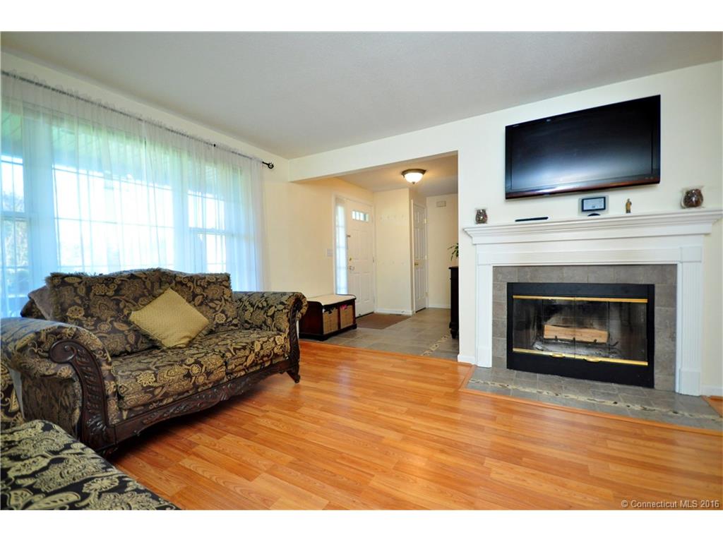 1206 Meadowview Dr, E Windsor, CT 06088