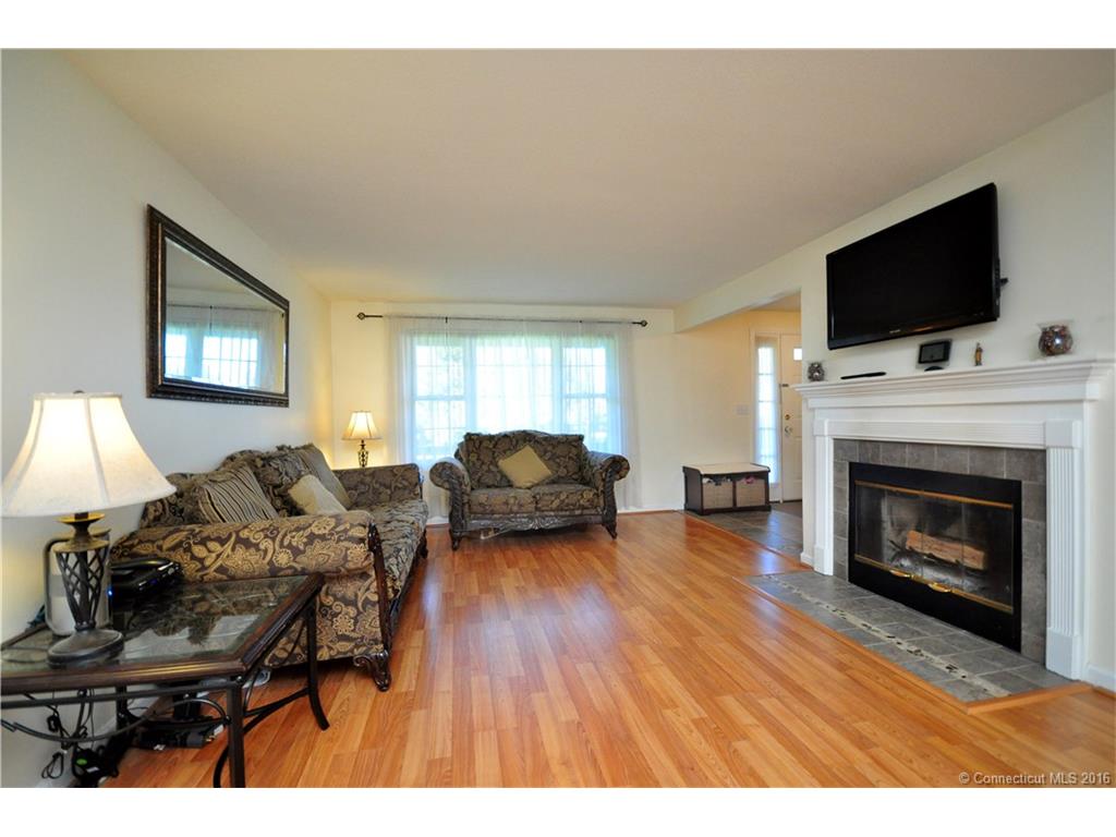 1206 Meadowview Dr, E Windsor, CT 06088