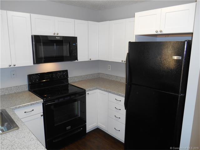 92 Hilltop Dr, Simsbury, CT 06089