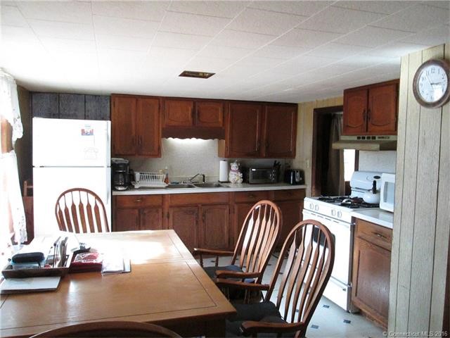 32South Grand St, Suffield, CT 06093