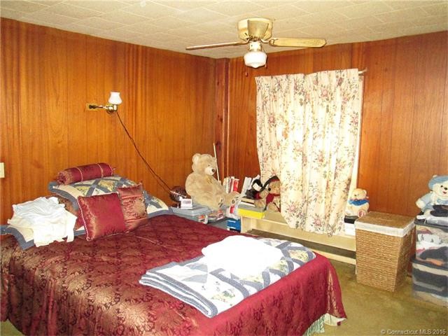 32South Grand St, Suffield, CT 06093