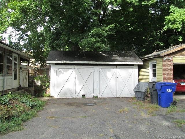 32South Grand St, Suffield, CT 06093