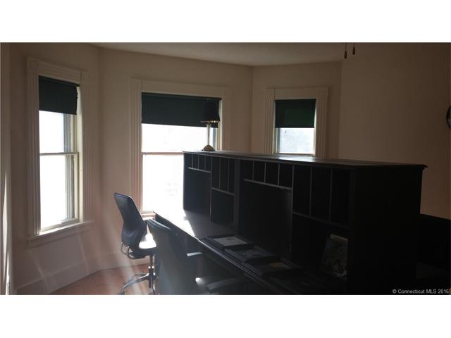 6 Spring St, Windsor, CT 06095