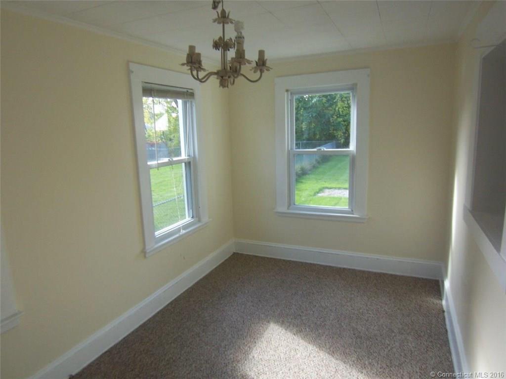 25 Phelps St, Windsor, CT 06095