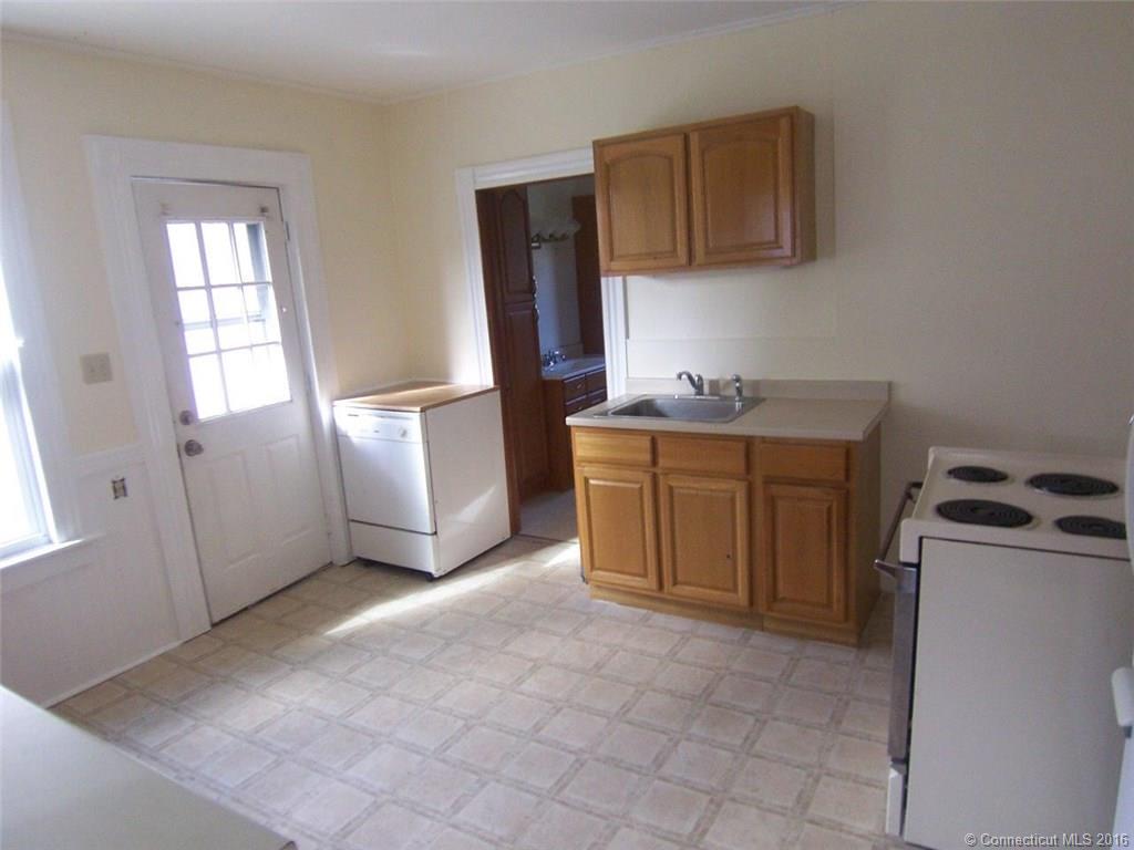 25 Phelps St, Windsor, CT 06095