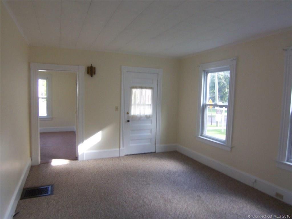 25 Phelps St, Windsor, CT 06095