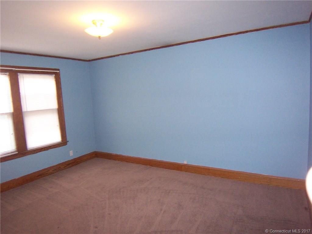 40 Loomis Ave, Windsor, CT 06095
