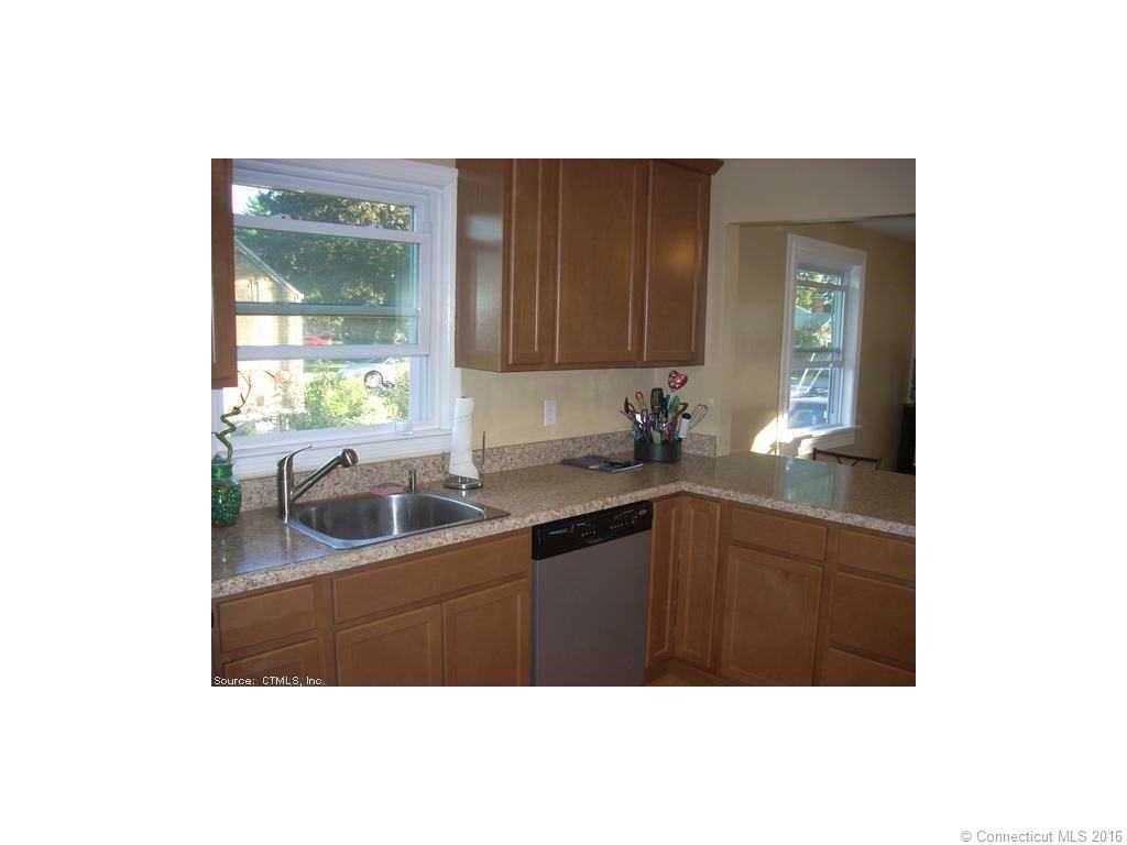 160 Matianuck Ave, Windsor, CT 06095