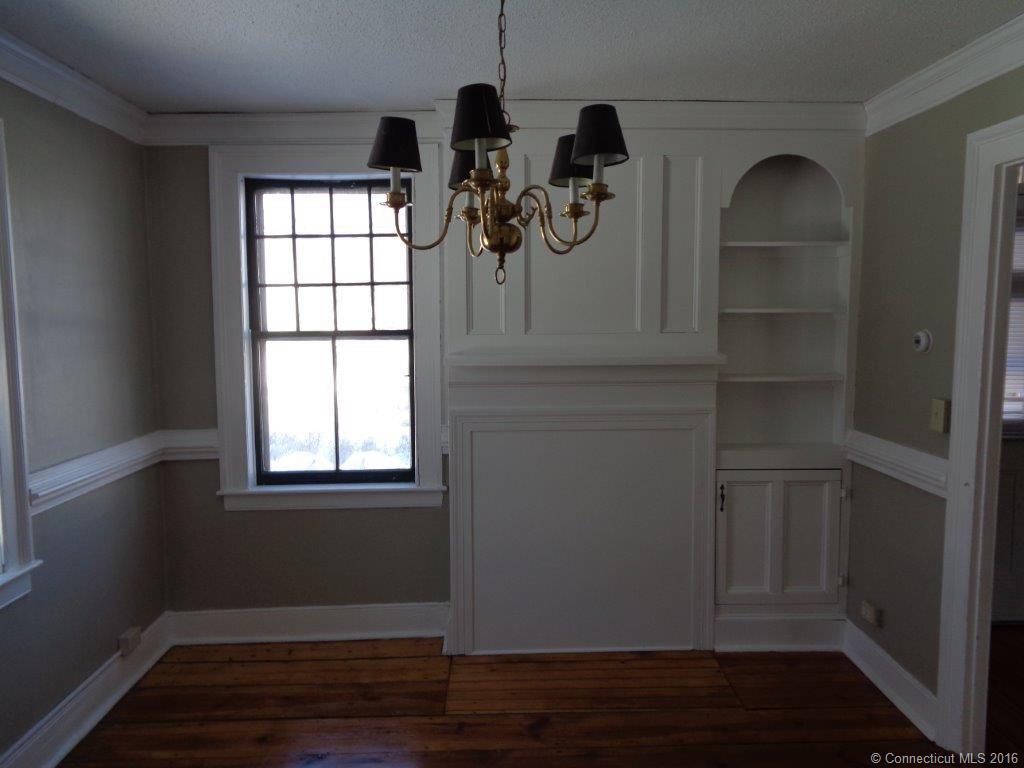 27 Park Ave, Windsor, CT 06095
