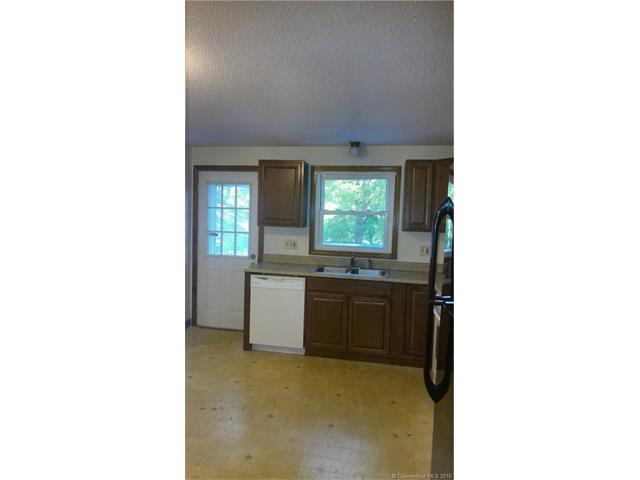1 Matthew Ln, Windsor, CT 06095