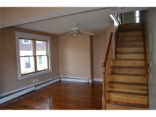 47Barber St, Windsor, CT 06095