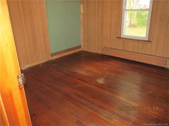33 Midian Ave, Windsor, CT 06095