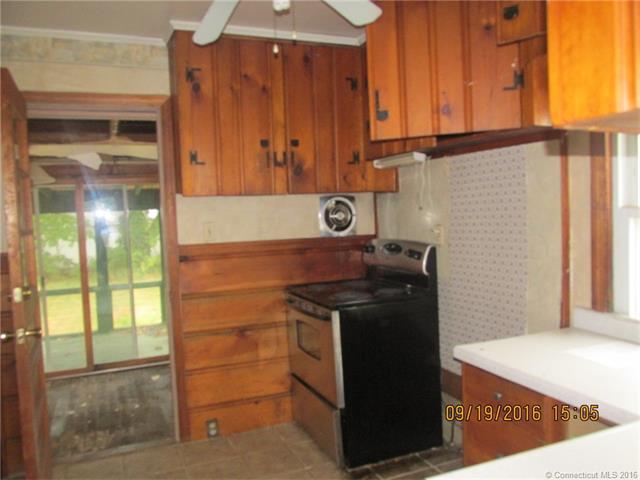 33 Midian Ave, Windsor, CT 06095