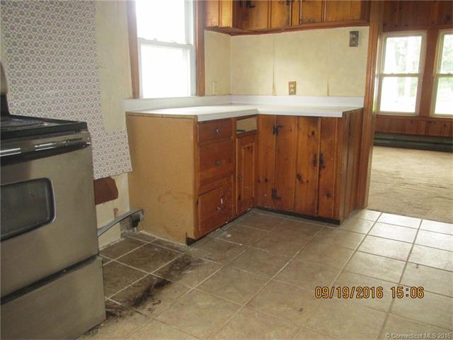 33 Midian Ave, Windsor, CT 06095