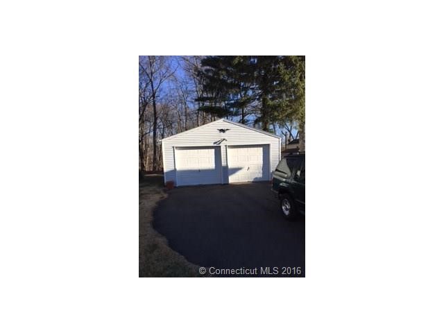 28Woodland St, Windsor, CT 06095