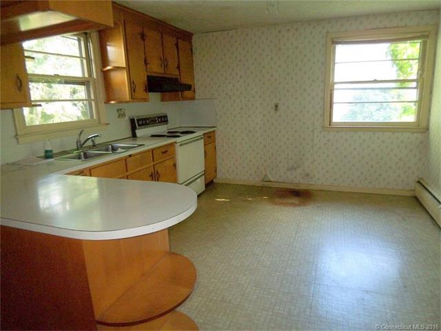 23 Longview Dr, Windsor, CT 06095