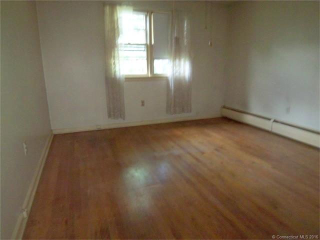 23 Longview Dr, Windsor, CT 06095