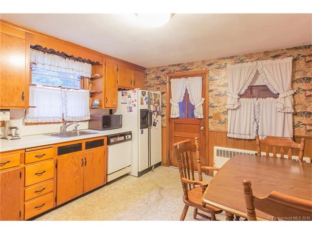 556 Bloomfield Ave, Windsor, CT 06095