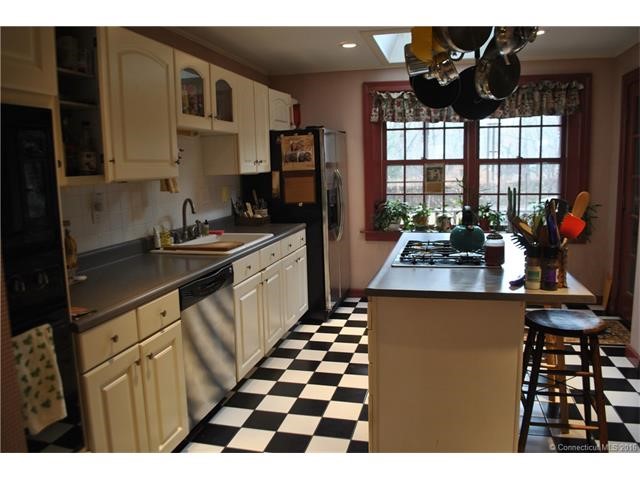 57Capen St, Windsor, CT 06095