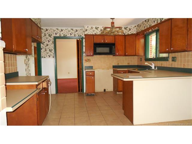 94 Pond Rd, Windsor, CT 06095