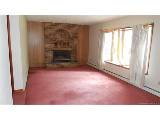 94 Pond Rd, Windsor, CT 06095