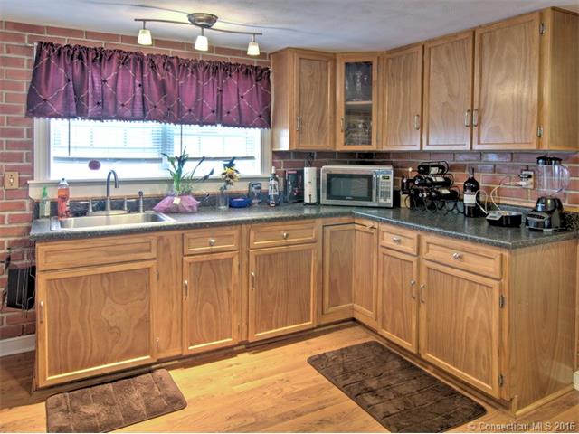 1732 Poquonock Ave, Windsor, CT 06095