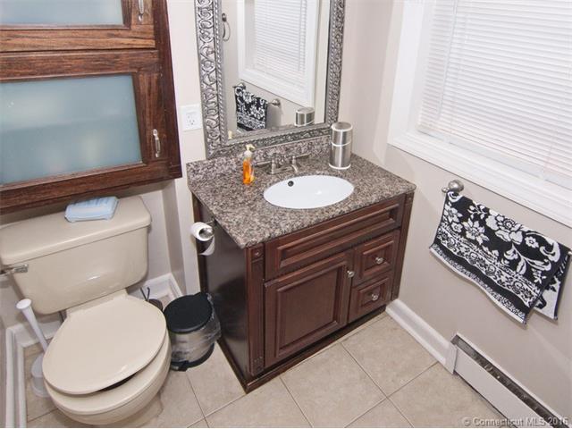 1732 Poquonock Ave, Windsor, CT 06095