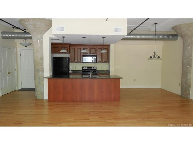 33 Mechanic St, Windsor, CT 06095