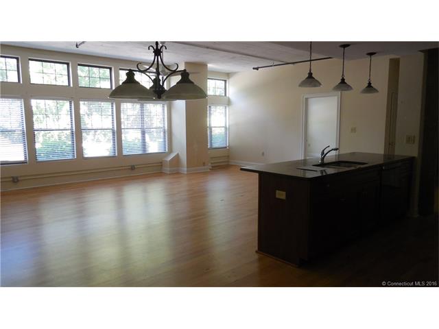 33 Mechanic St, Windsor, CT 06095