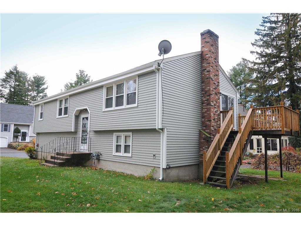52 Giddings Ave, Windsor, CT 06095