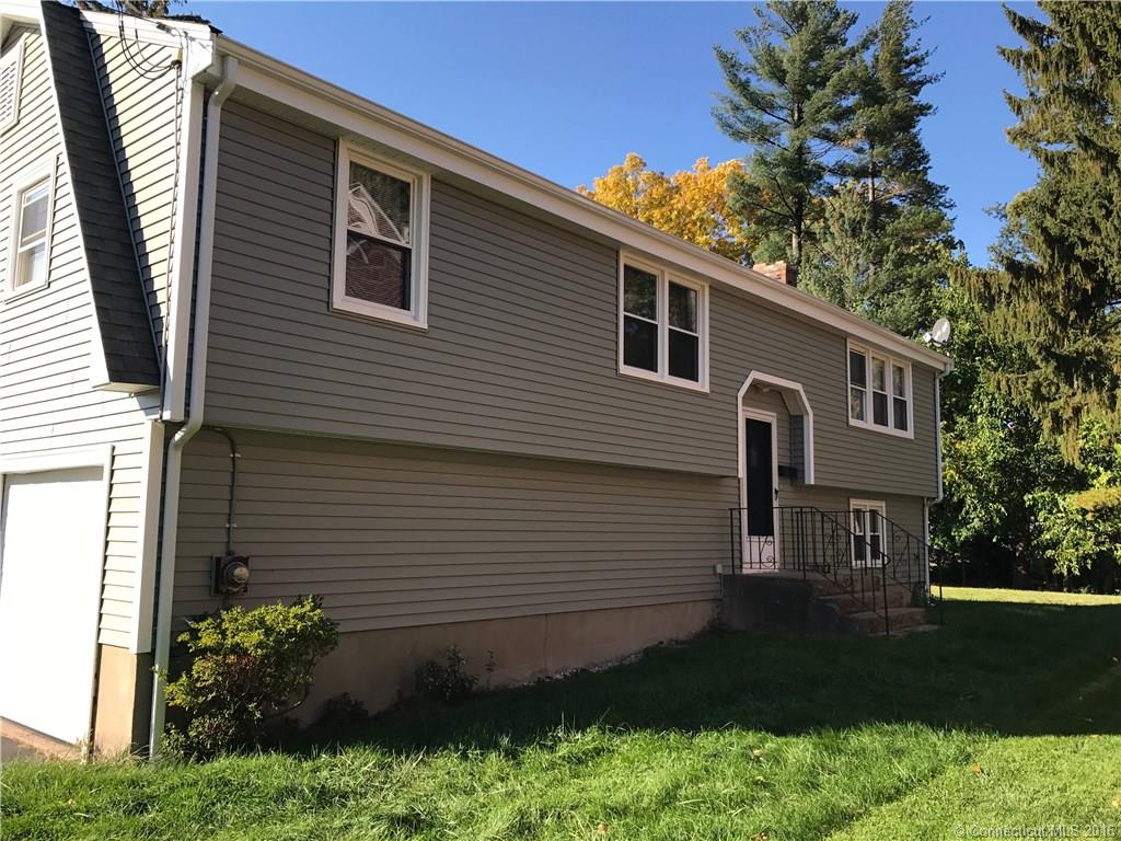 52 Giddings Ave, Windsor, CT 06095