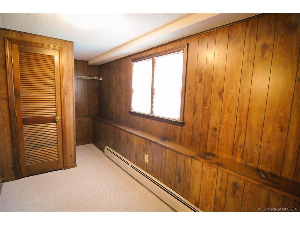52 Giddings Ave, Windsor, CT 06095