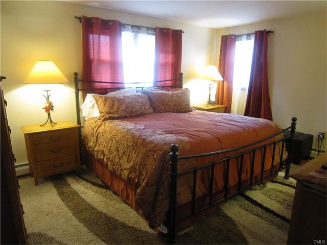 25 Sylvia Lane, Windsor, CT 06095