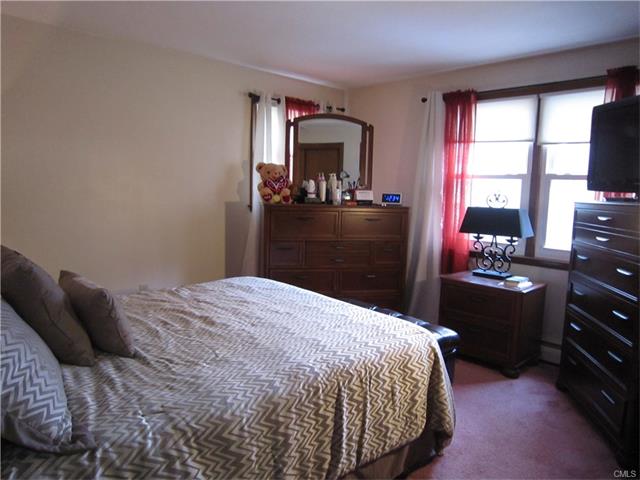 25 Sylvia Lane, Windsor, CT 06095